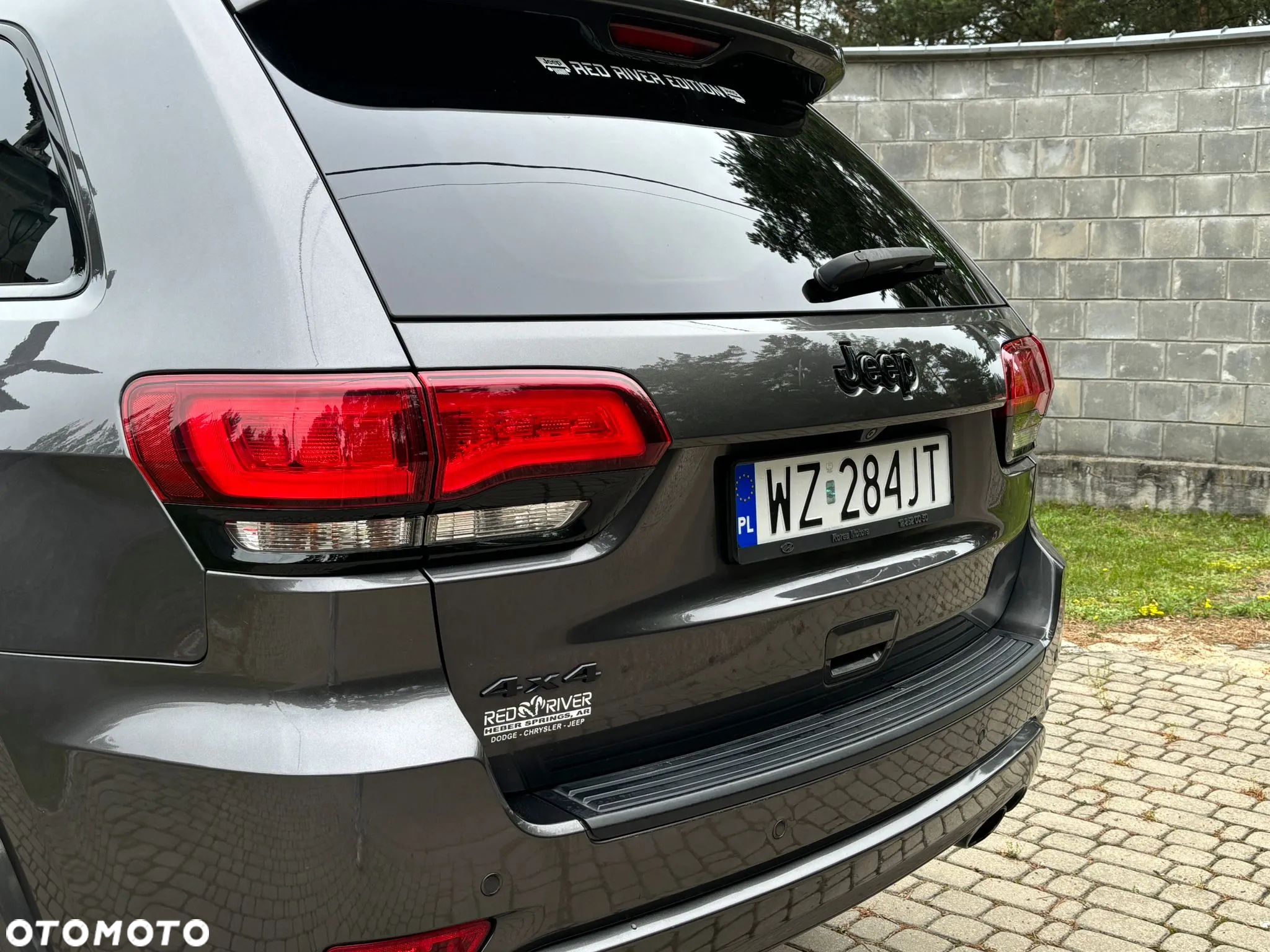 Jeep Cherokee - 12