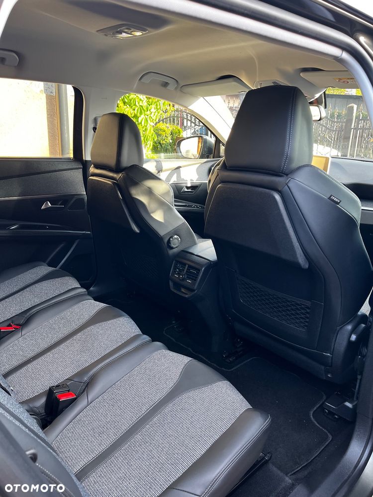 Peugeot 5008 - 8