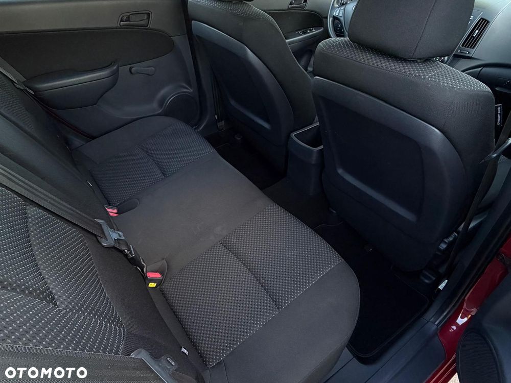Hyundai i30 i30cw 1.4 Comfort - 38