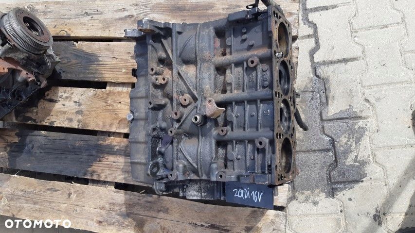 VW Passat b6 2,0TDI 16v Blok silnika wał dół 038021ce - 1