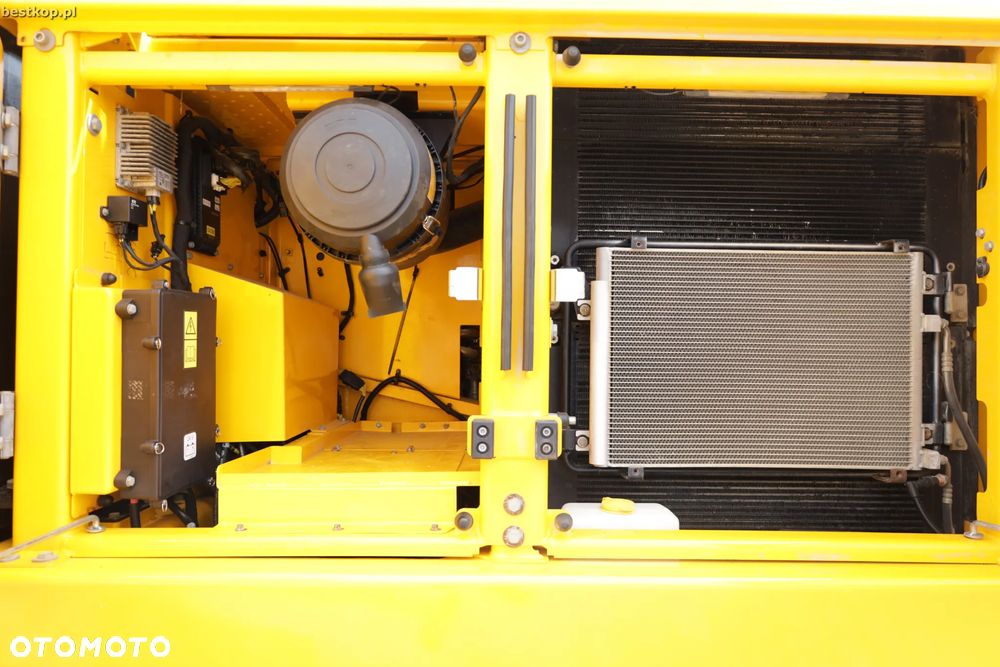 JCB 220X - 32