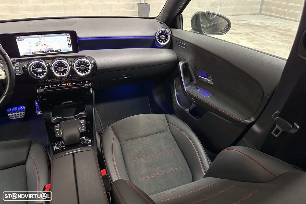 Mercedes-Benz A 250 Limousine e 8G-DCT AMG Line - 14