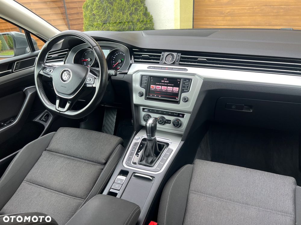 Volkswagen Passat - 13