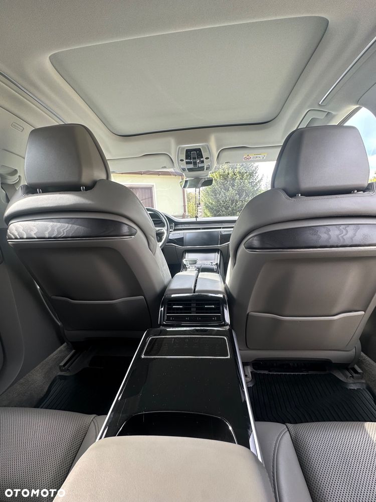Audi A8 - 12