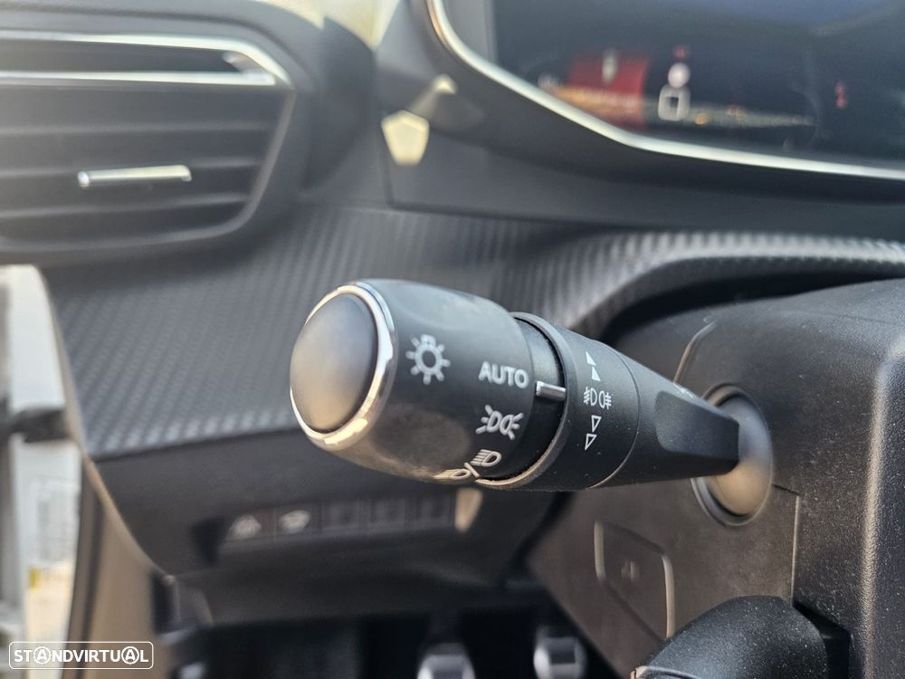 Peugeot 2008 1.2 PureTech GT - 37