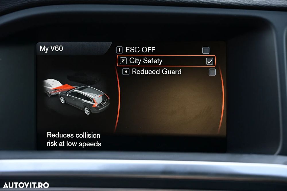 Volvo V60 D6 Plug-In-Hybrid AWD Geartronic Summum - 33