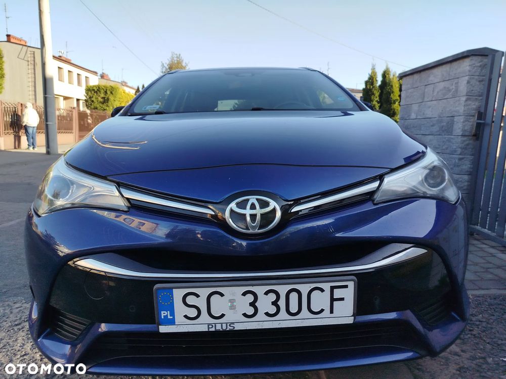 Toyota Avensis 1.8 Premium - 18