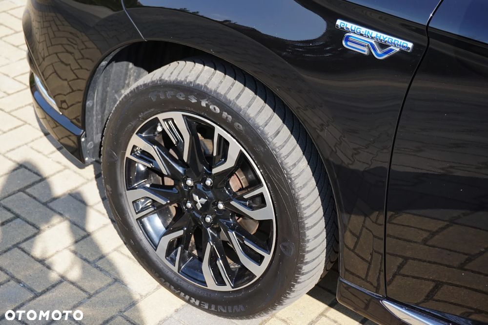 Mitsubishi Outlander 2.0 4WD Plus - 17