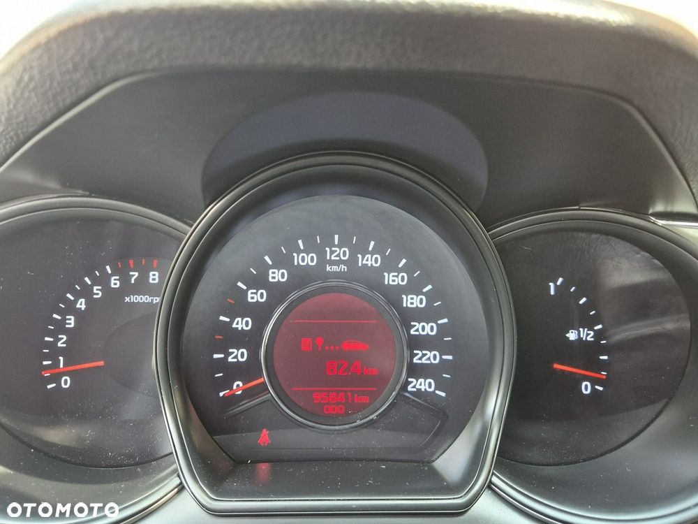 Kia Ceed - 16