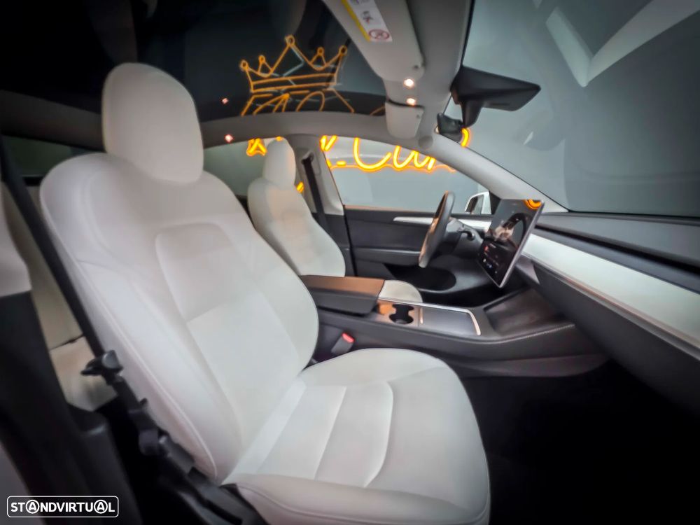 Tesla Model Y Long Range Dual Motor AWD - 17