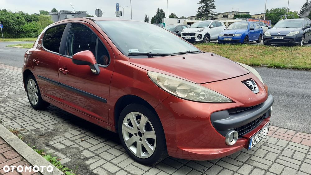Peugeot 207 - 1
