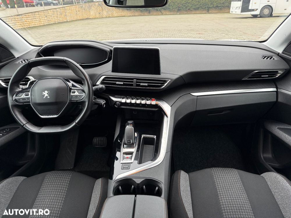 Peugeot 3008 1.2 PureTech 130 EAT8 Allure Pack - 17