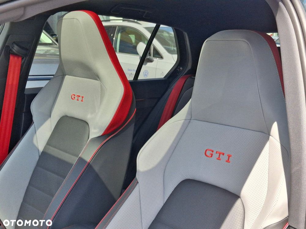 Volkswagen Golf 2.0 TSI GTI Edition 50 DSG - 23