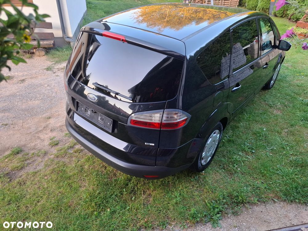 Ford S-Max - 14
