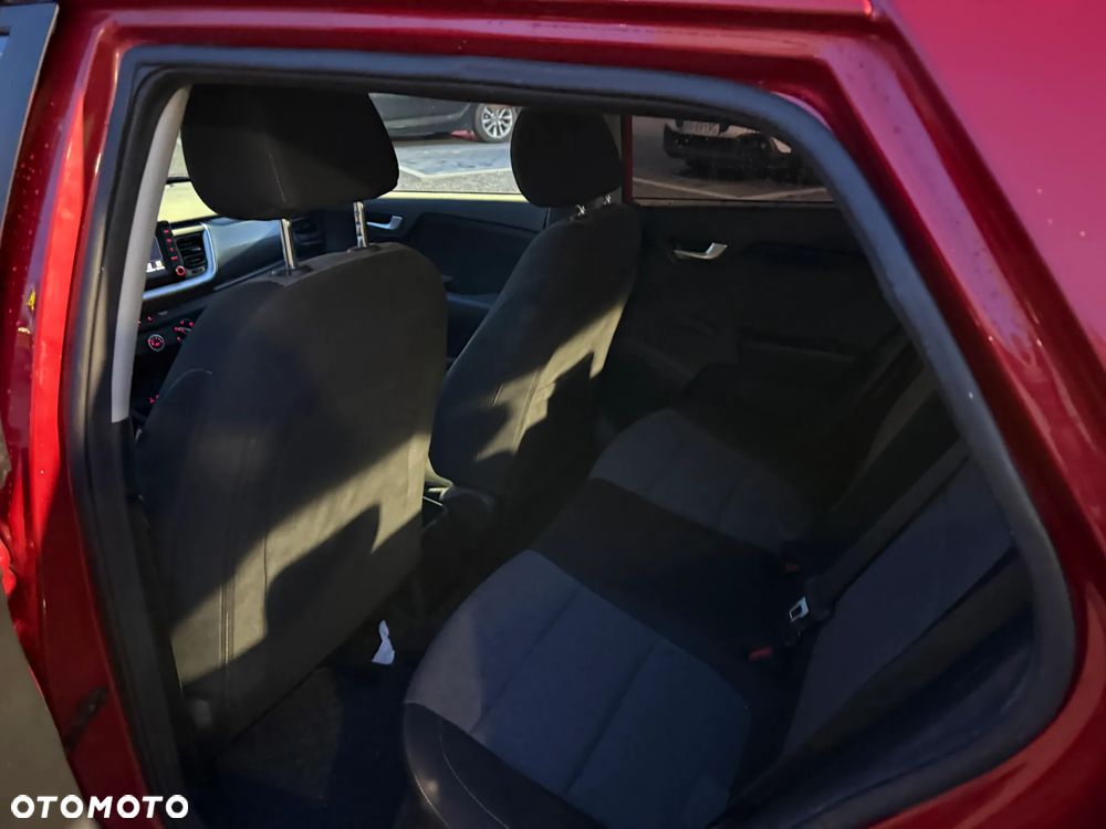 Kia Stonic 1.2 L - 11