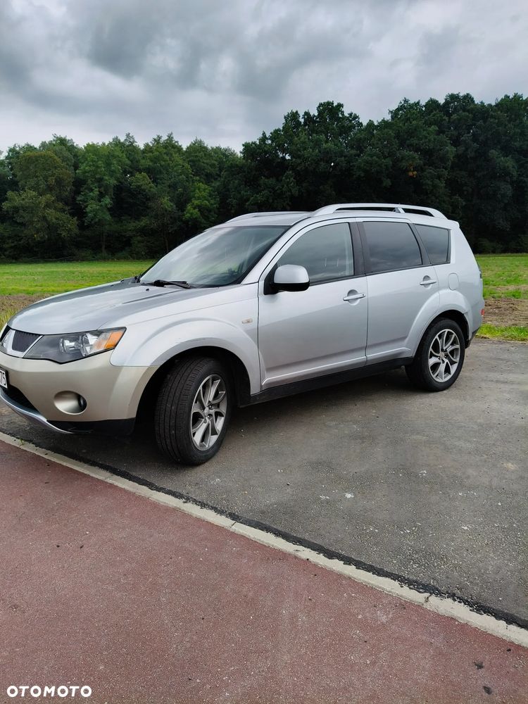 Mitsubishi Outlander - 10