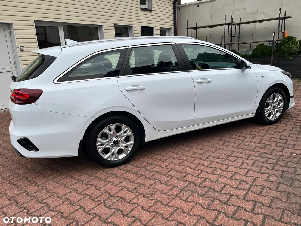 Kia Ceed 1.5 T-GDI M - 10