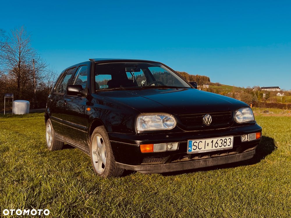 Volkswagen Golf - 1