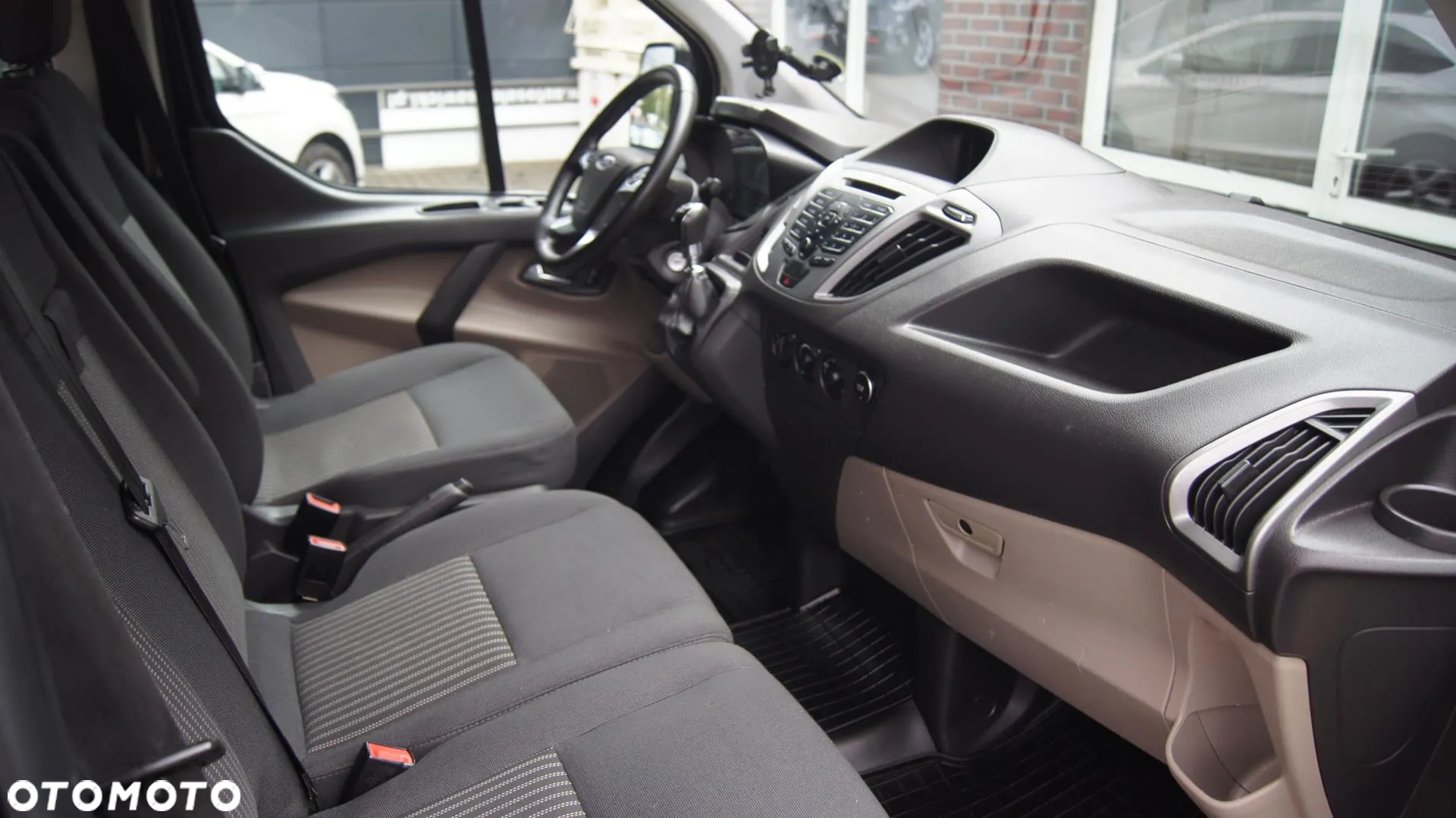 Ford Transit Custom 310 L2H1 Limited - 11