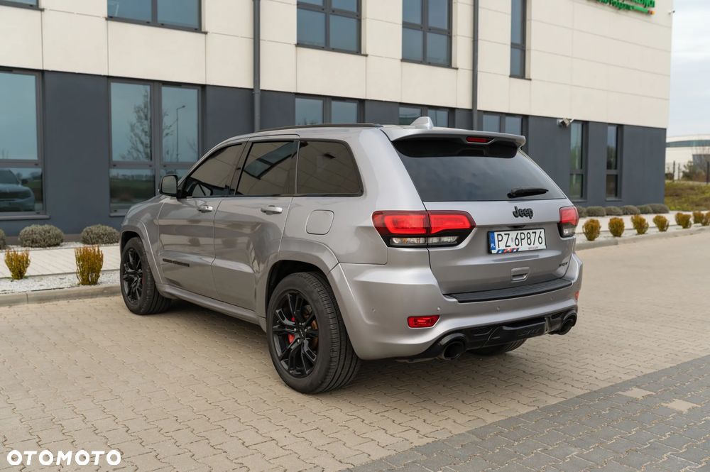 Jeep Grand Cherokee SRT - 7