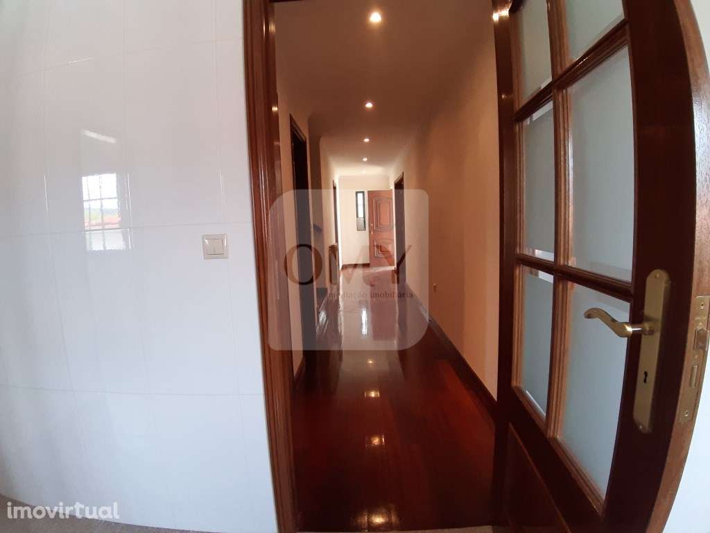 A Estrear, Moradia T4+1 na Urbanização Villa Sol em Vila Real - Grande imagem: 4/29