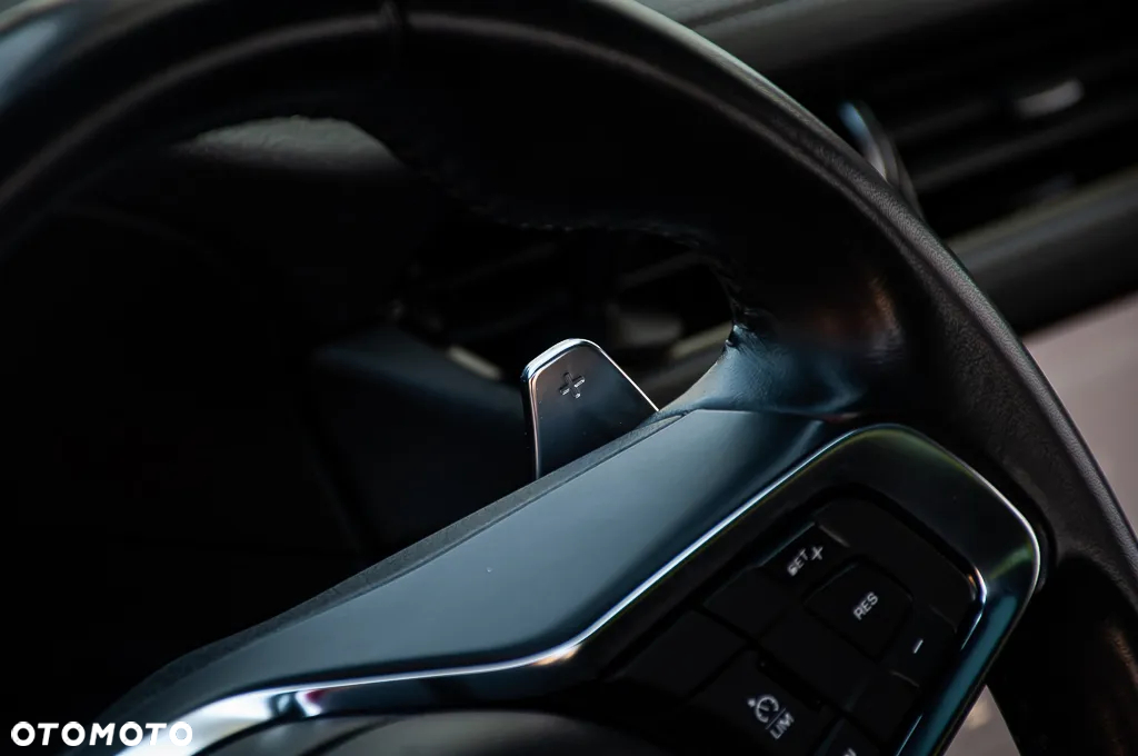 Jaguar XF 2.0 T R-Sport - 35