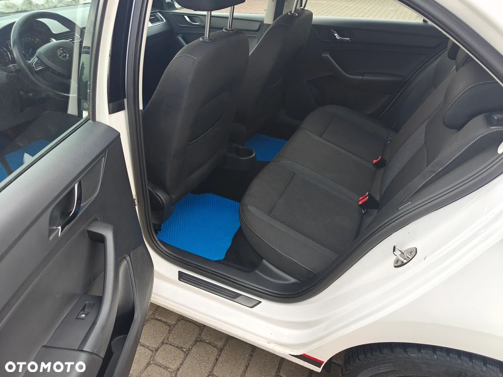 Skoda RAPID 1.6 TDI DPF Ambition - 12