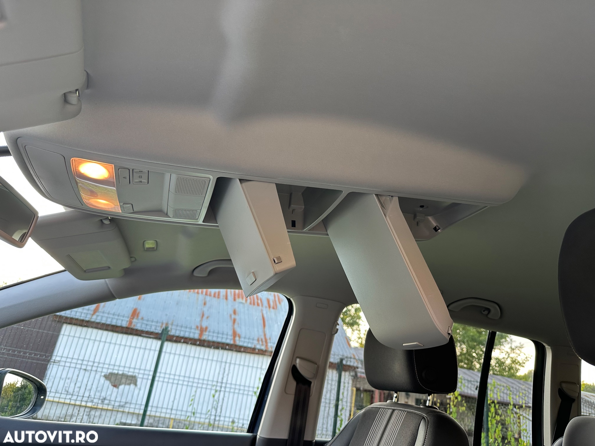 Volkswagen Touran 1.6 TDI DPF BlueMotion Technology MATCH - 15