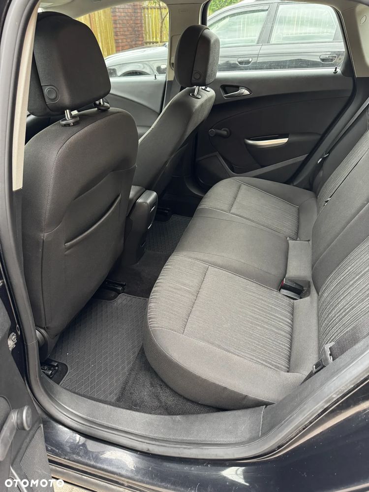 Opel Astra 1.7 CDTI - 11