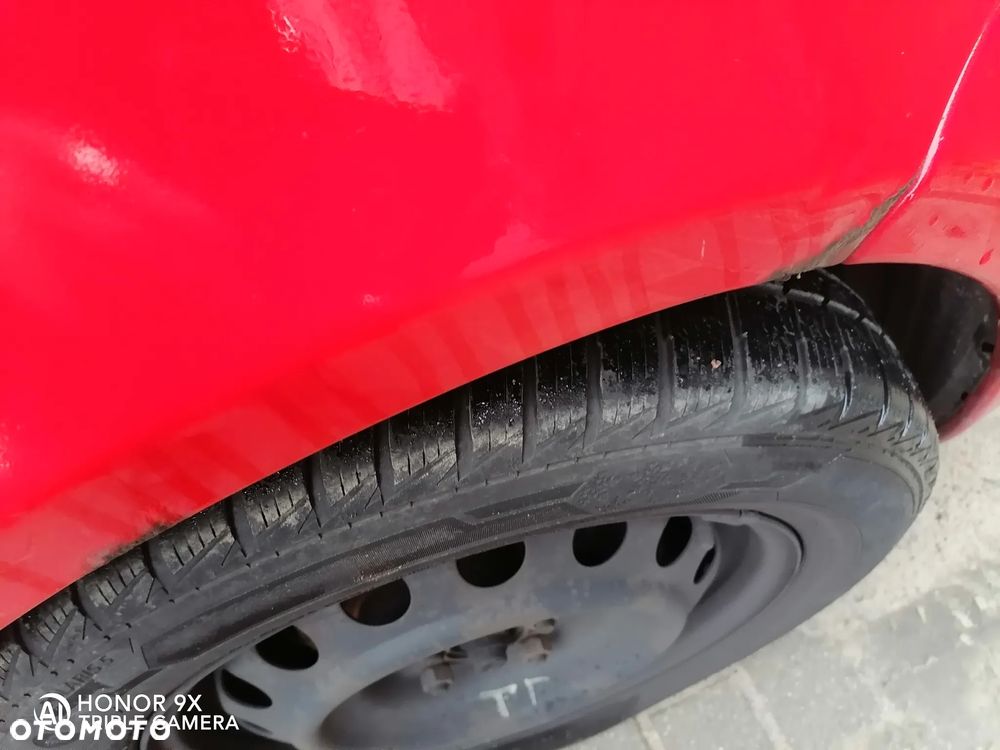 Toyota Yaris 1.0 Base - 5