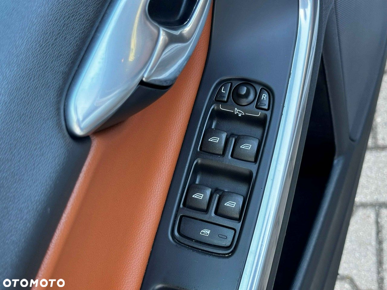 Volvo V60 D4 Geartronic Summum - 25