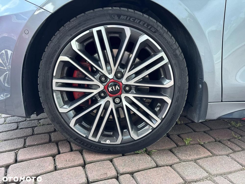 Kia ProCeed 1.6 T-GDI GT DCT - 29