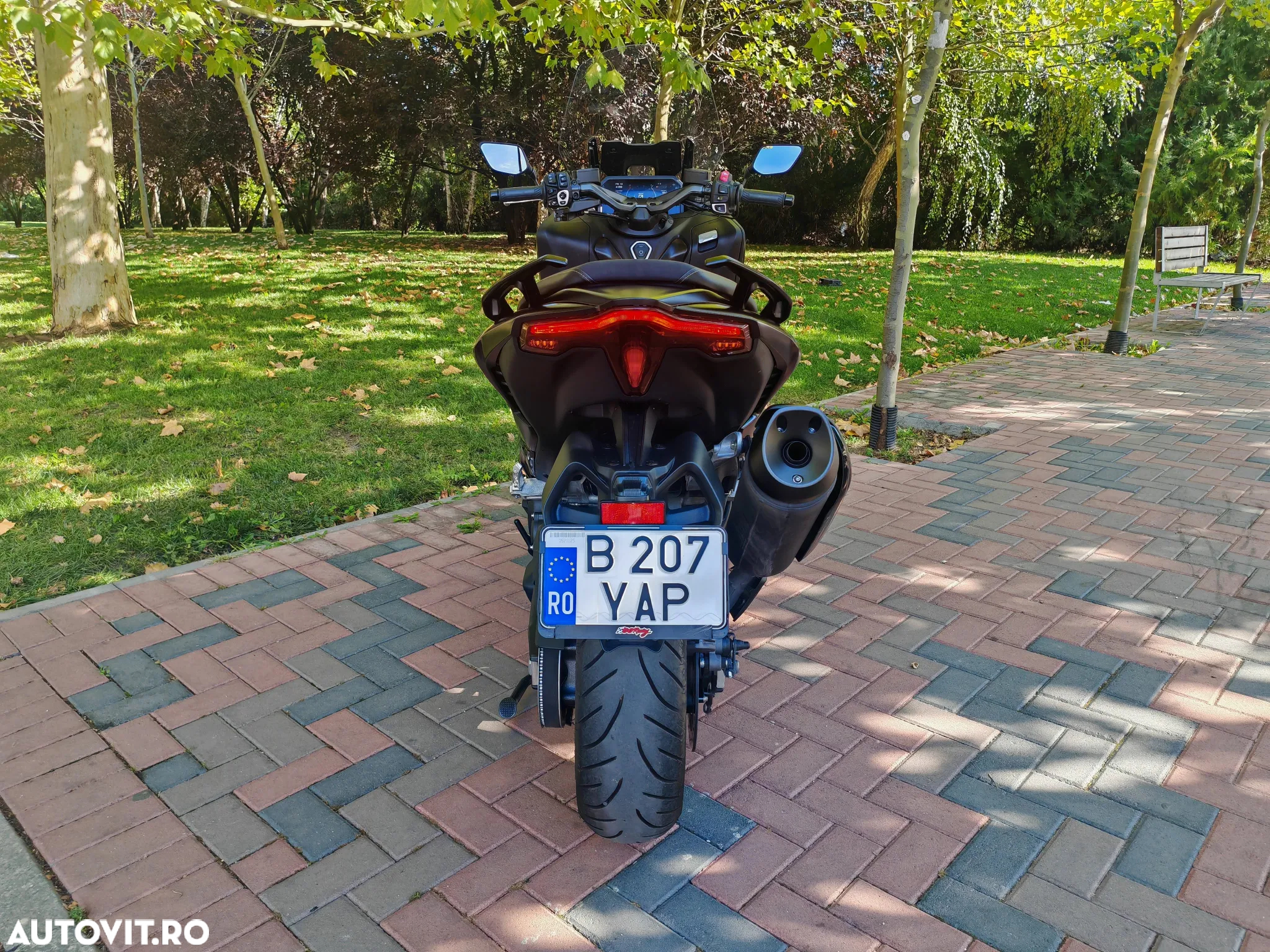 Yamaha TMAX 560 - 9