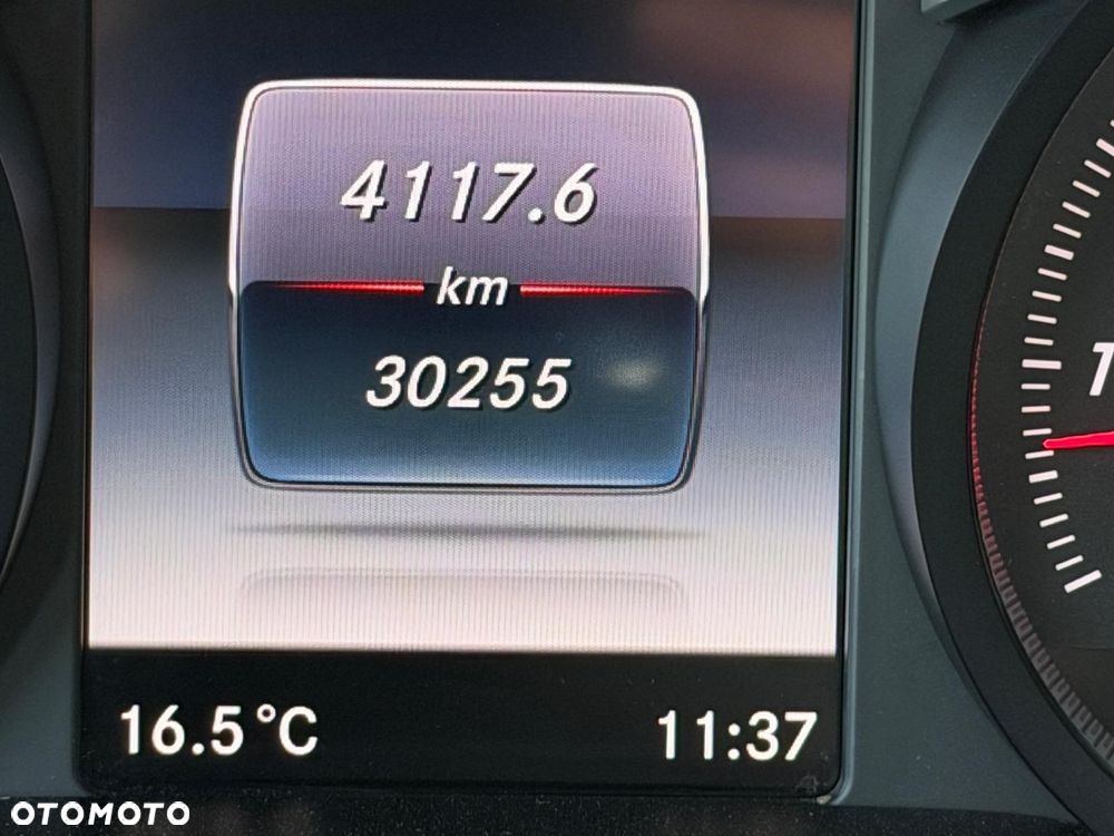 Mercedes-Benz Klasa C 300 7G-TRONIC AMG Line - 38