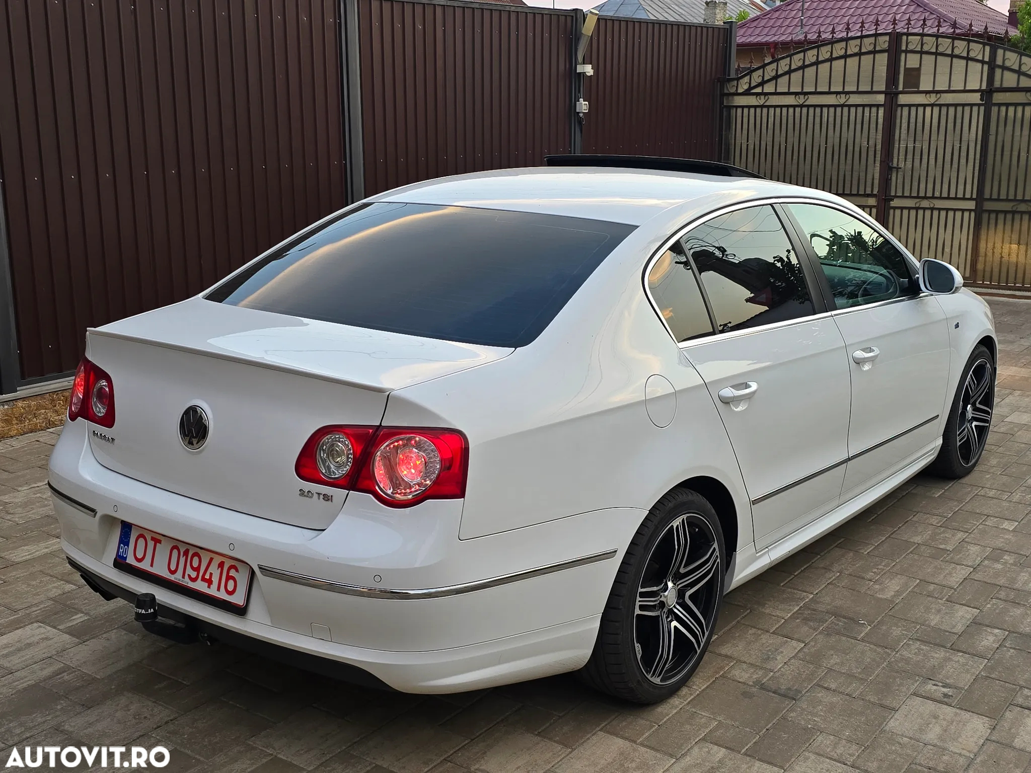 Volkswagen Passat - 4