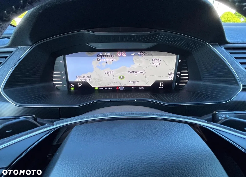 Skoda Superb 2.0 TDI SCR Sportline DSG - 23