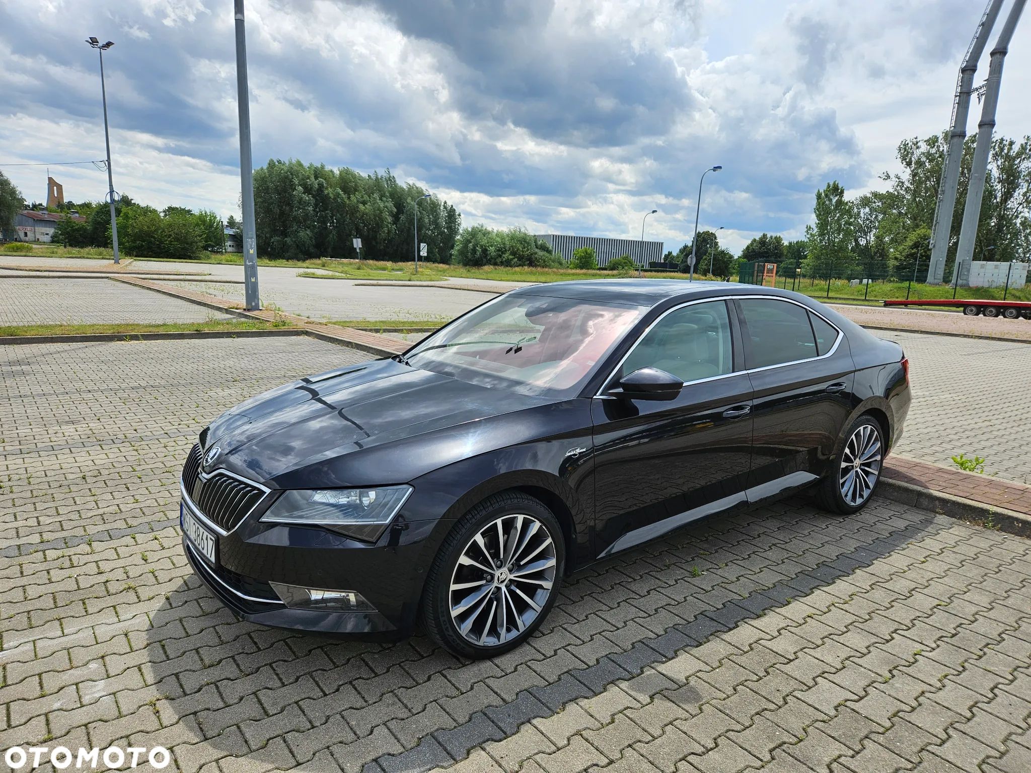 Skoda Superb 2.0 TDI L&K - 1