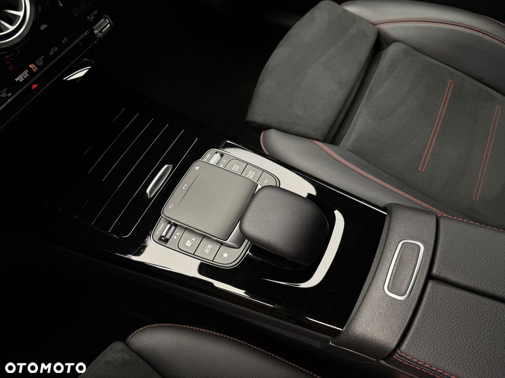 Mercedes-Benz Klasa A 200 AMG Line 7G-DCT - 27
