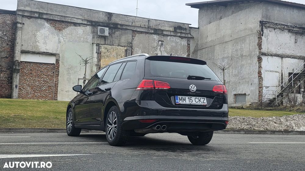 Volkswagen Golf 2.0 TDI Highline - 28