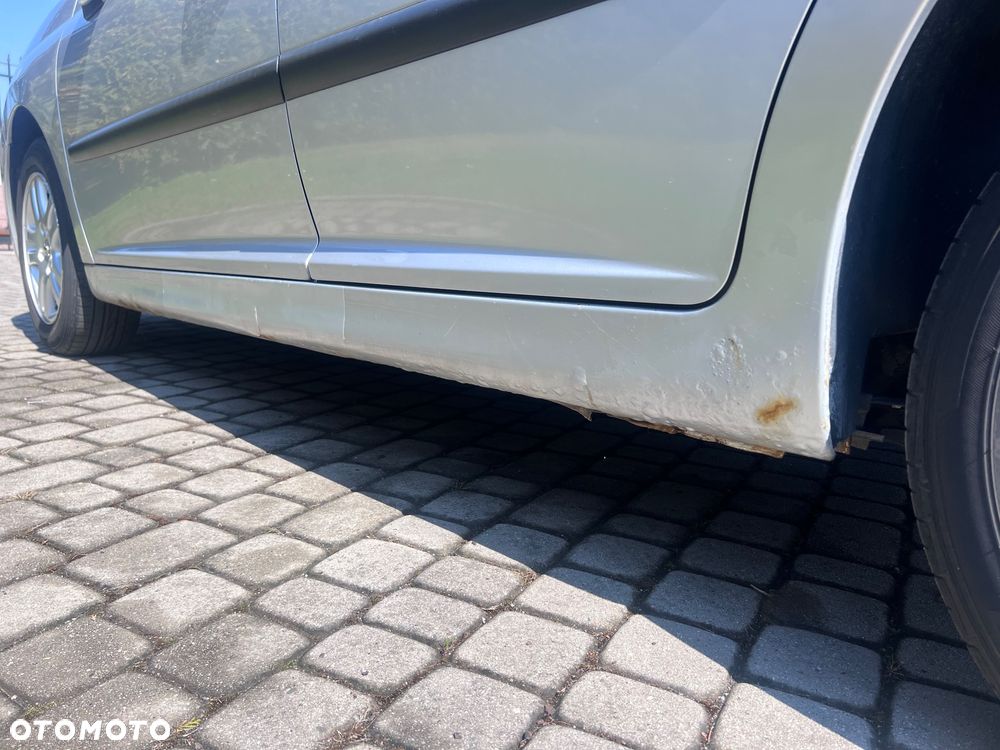 Peugeot 207 1.4 - 24