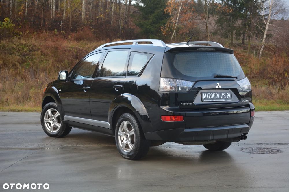 Mitsubishi Outlander - 3