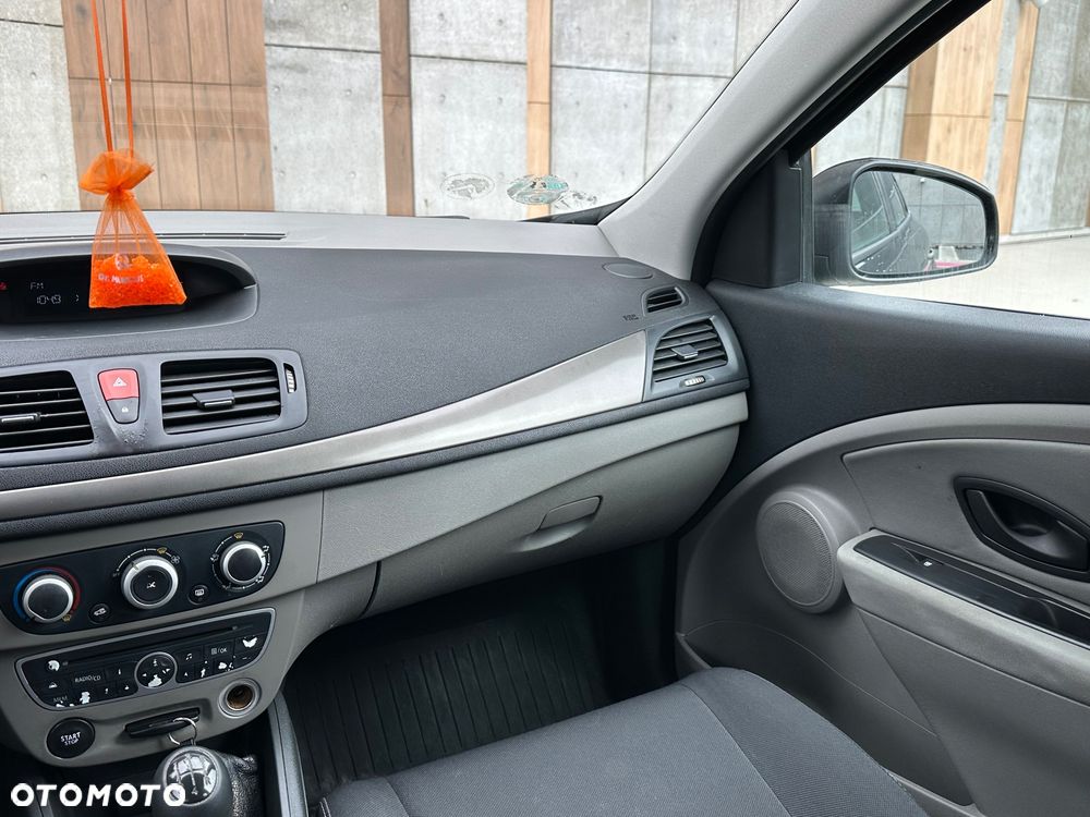 Renault Megane 1.6 16V Expression - 7