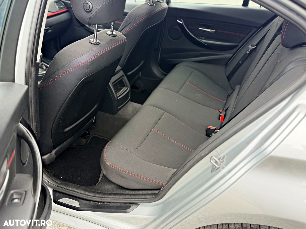 BMW Seria 3 318d Luxury Line - 17