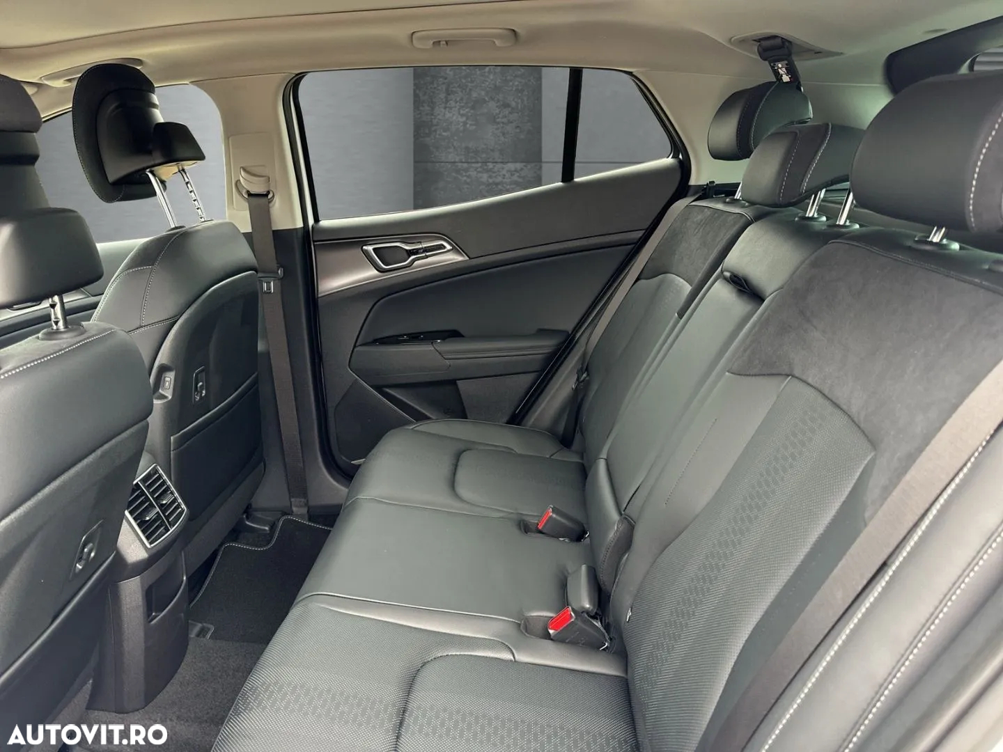 Kia Sportage 1.6 DSL MHEV 7DCT HP 4x4 Business Line - 27