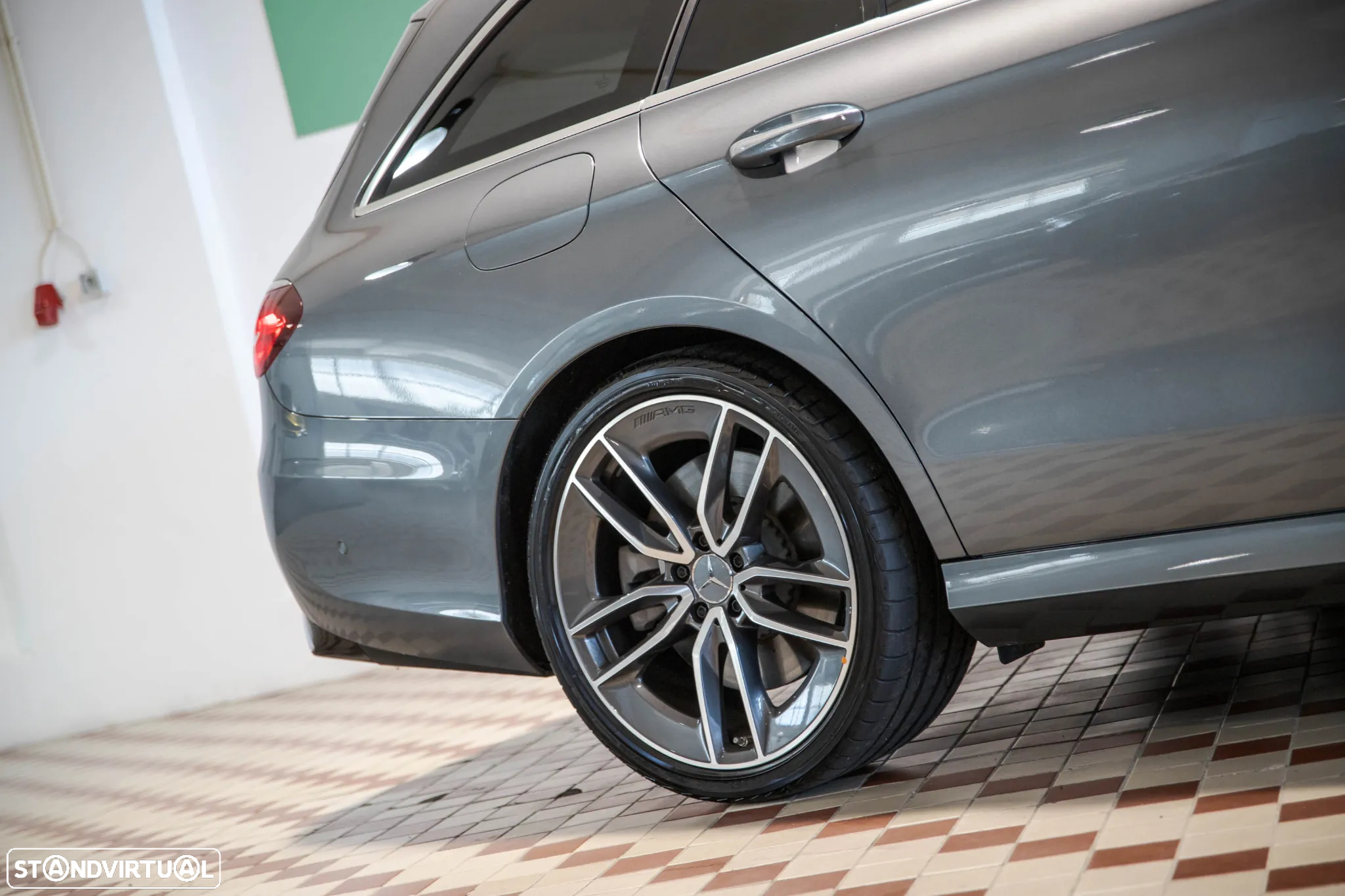 Mercedes-Benz E 53 AMG 4Matic+ - 6