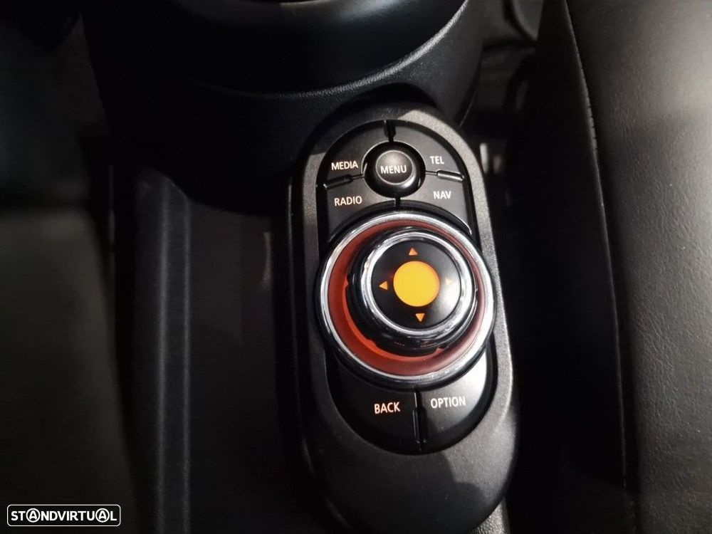 MINI 5 Portas Cooper D - 32