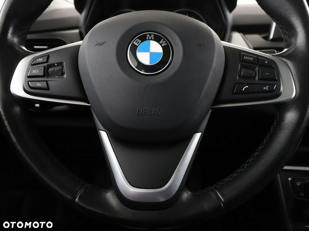 BMW Seria 2 218d - 22