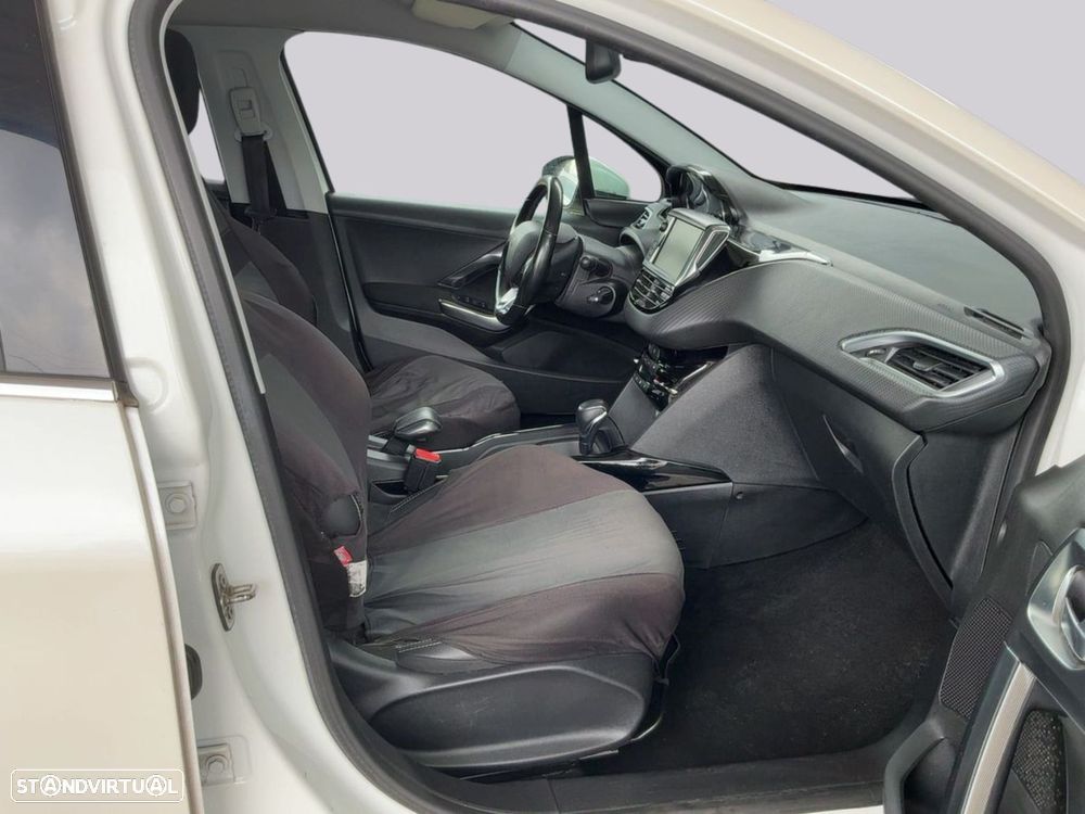 Peugeot 2008 1.2 PureTech Allure EAT6 - 9