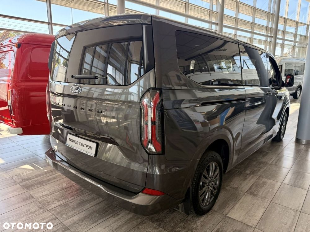 Ford Tourneo Custom - 6