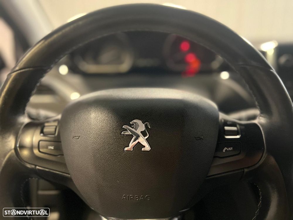 Peugeot 2008 1.2 VTi Allure - 12